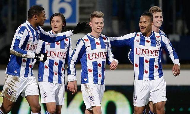 地固定在 地固定在