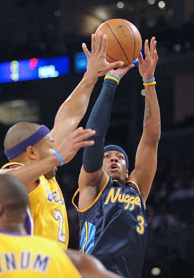 9个篮板 9个篮板