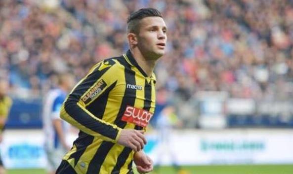 他不断进步 他不断进步