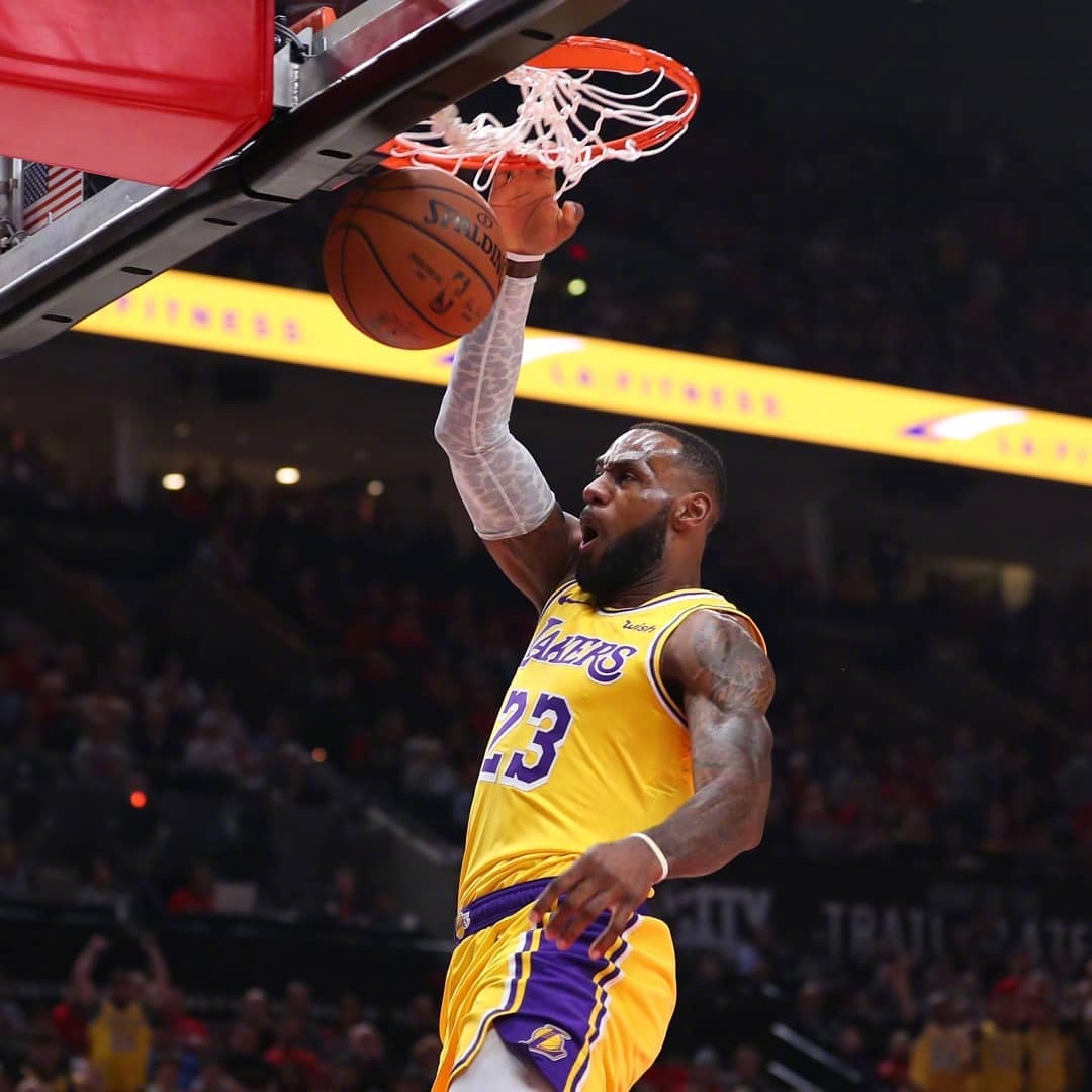 在本垒后缘 在本垒后缘