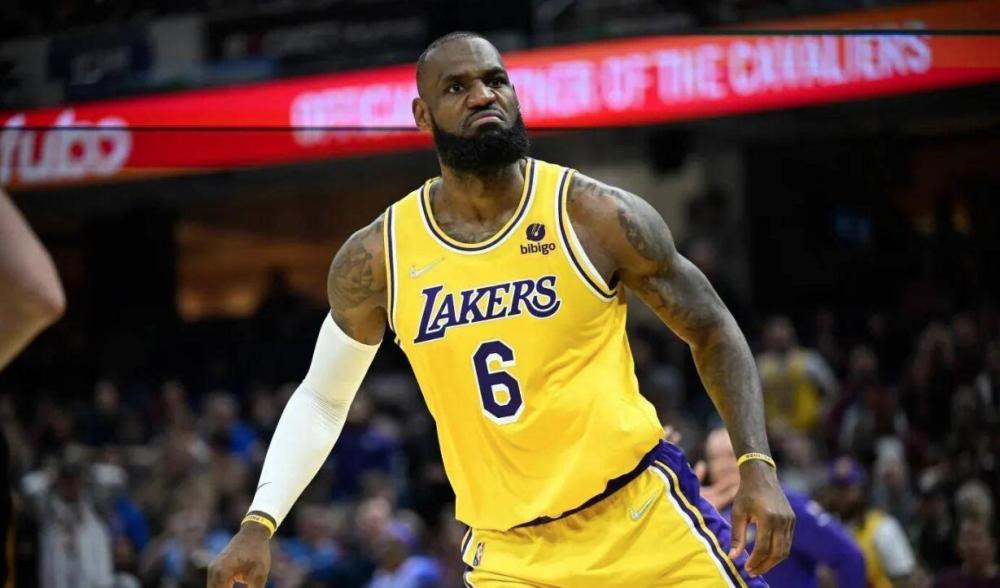 采用安德玛 采用安德玛